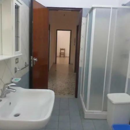 Casa Vacanze Raffaele Apartment *